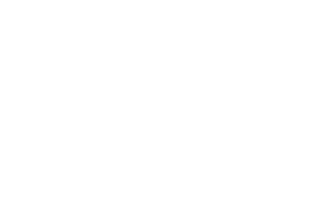 オンラインプレイを楽しみたい仲間とボイスチャットができるぞ。遊んでいる状況に応じて、話せる相手が自動的に切り替わる機能も備わっていて、例えば「プライベートマッチ」なら、チーム分けする前は待ち合わせた仲間全員と会話ができるが、チーム分け後は同じチーム内だけの会話に切り替わるぞ。